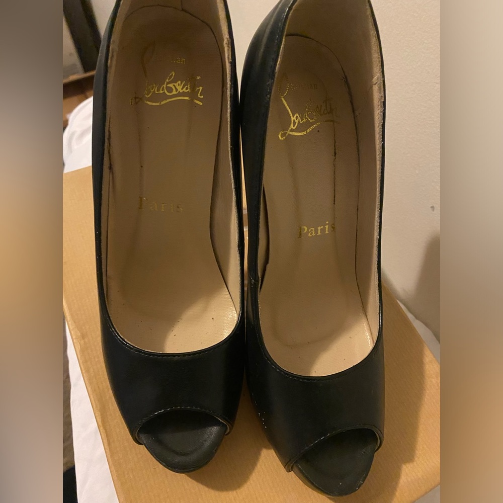 Christian Louboutin peep toe